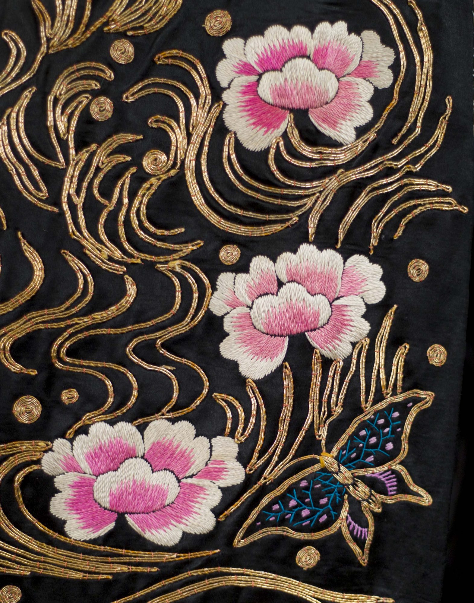 Obi, (detail), 1913. Silk satin embroidered with silk and metallic. Photo by David Dashiell.